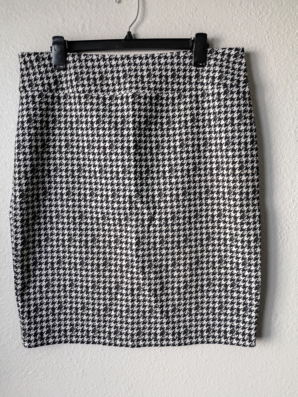 Soho Apparel Black & White Houndstooth Pull-On Pencil Skirt Size Large